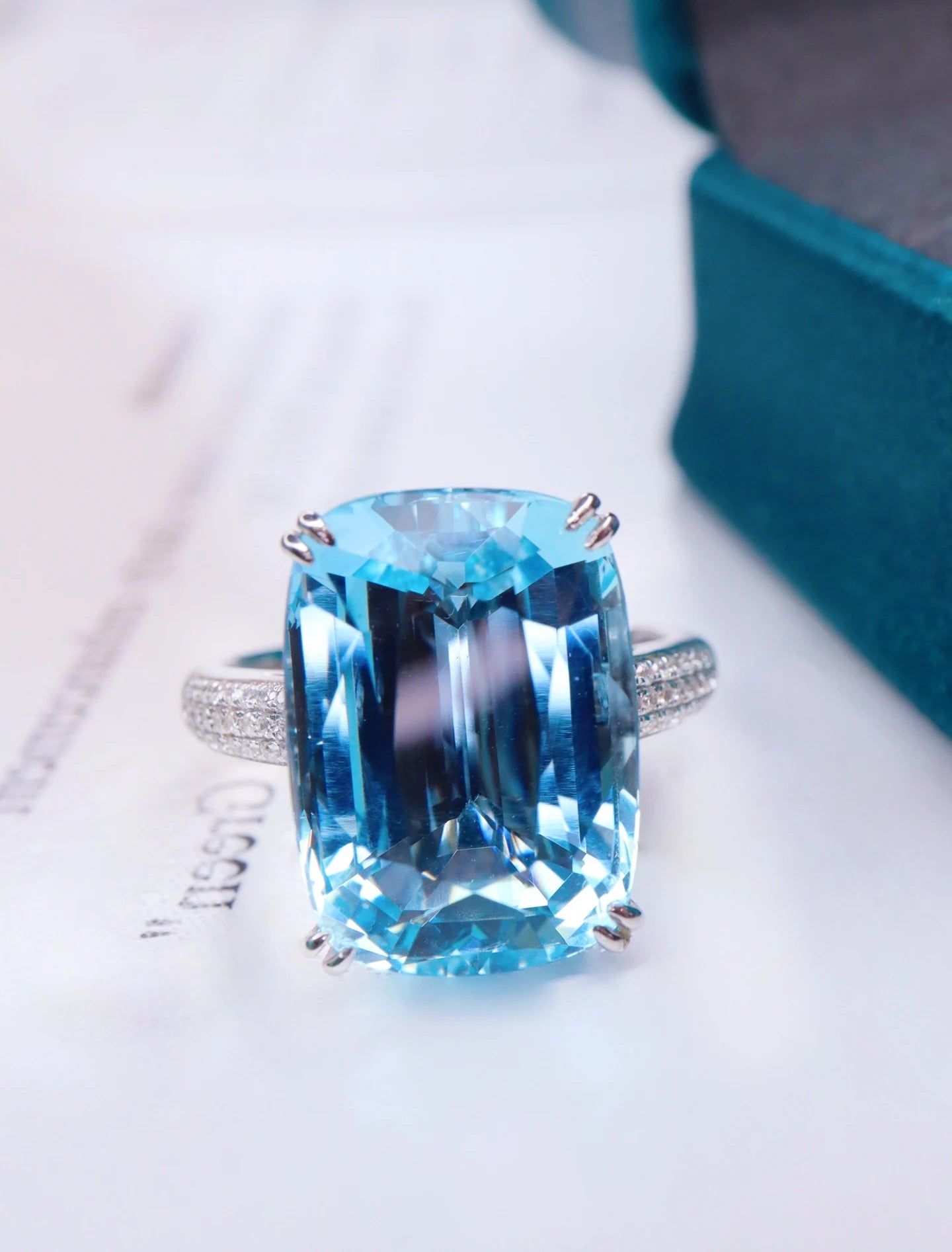 2026 G18K Gold 10.39ct Natural Blue Aquamarine and Diamonds Rings