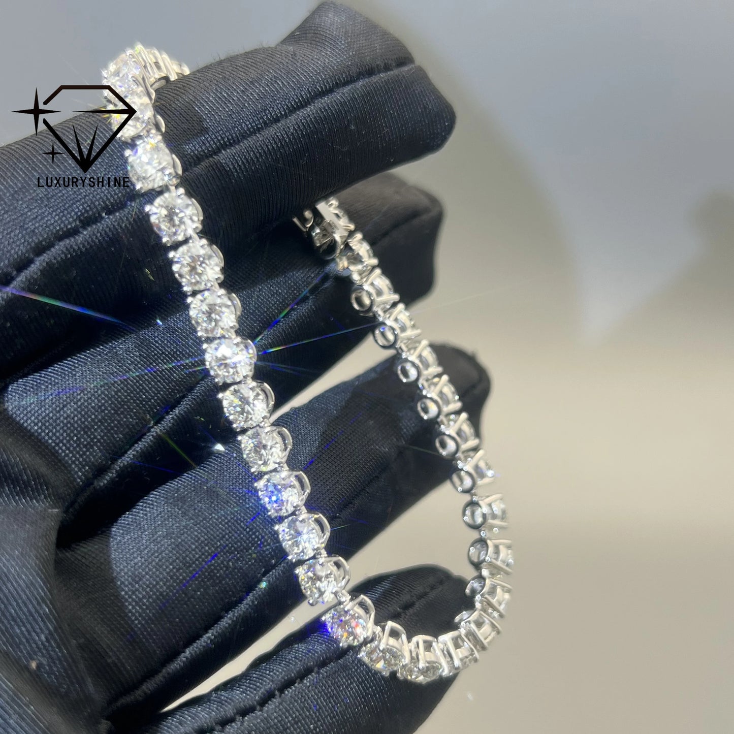 18K White Gold Diamond Tennis Bracelet VVS-VS1 IGI Certified