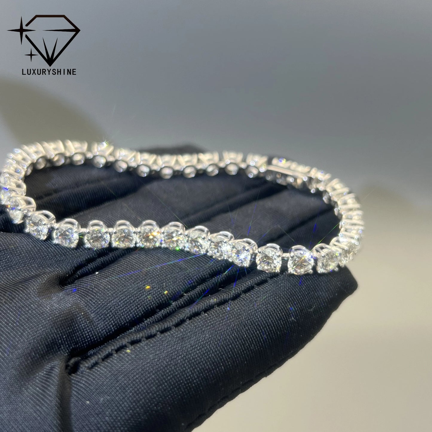 18K White Gold Diamond Tennis Bracelet VVS-VS1 IGI Certified